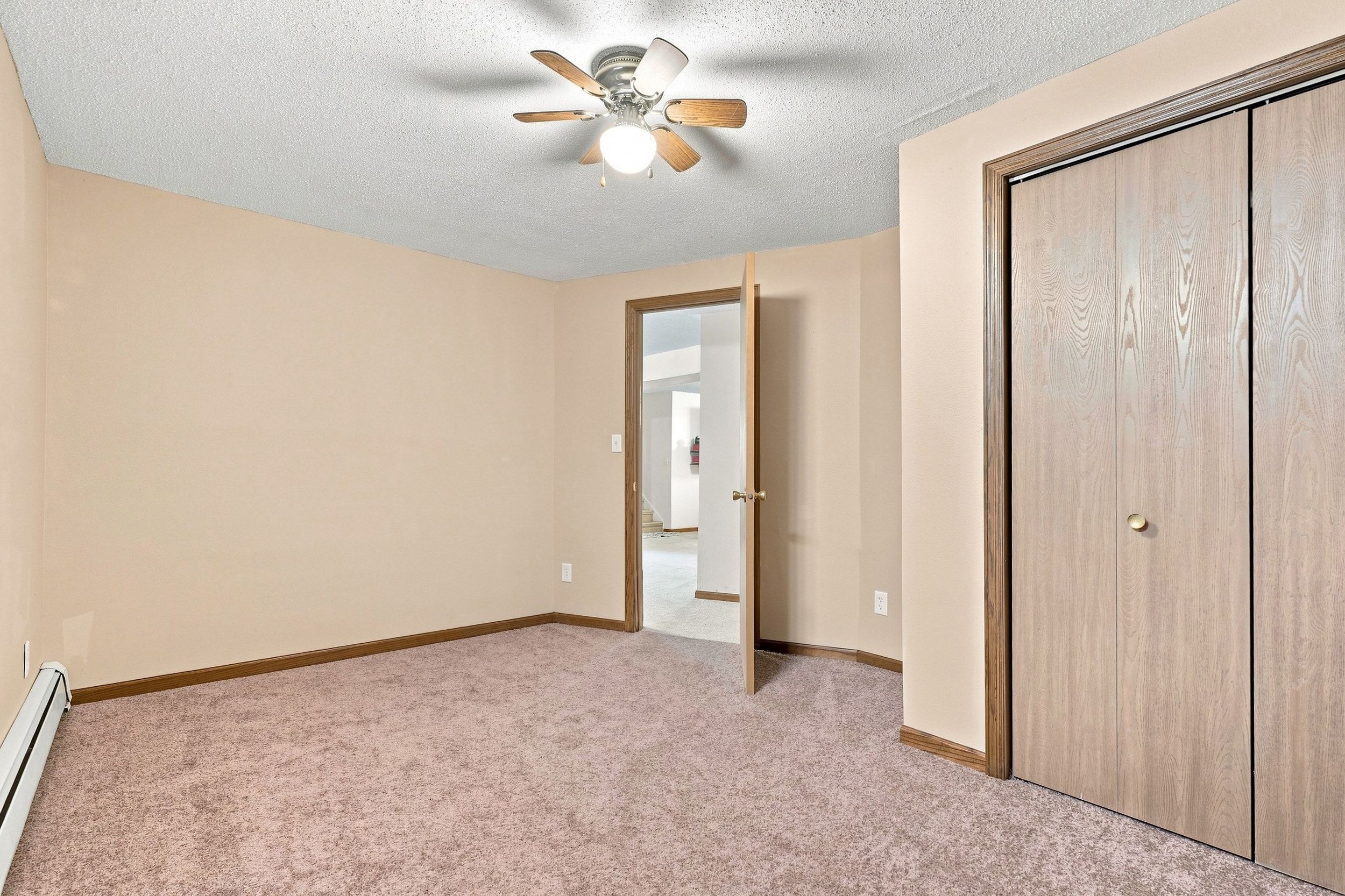 Listing Photo: 2960 160th St 0014-